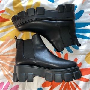 🖤 Chunky Platform Square Toe Boots 🖤